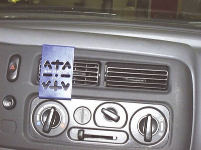 GSM konzole pro MITSUBISHI PAJERO SPORT od 1999 (70435) VÝPRODEJ